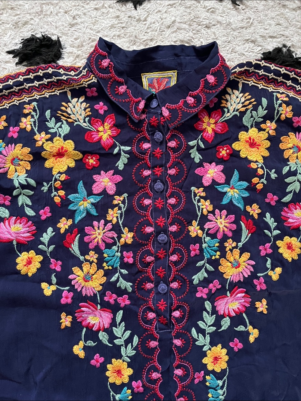 Johnny Was size small Slim Audrey Tunic Navy Embroidered Floral Tunic - Picture 4 of 12